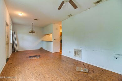 217 Walthall St (2)