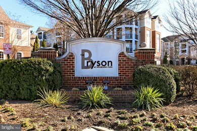 12900 Centre Park Cir unit 203, Herndon, VA 20171 - photo 2