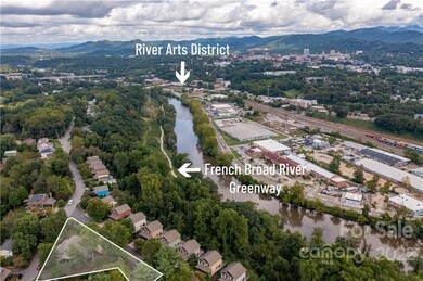 Easy Access to the RAD and Greenway and Mere Minutes from Downtown Asheville