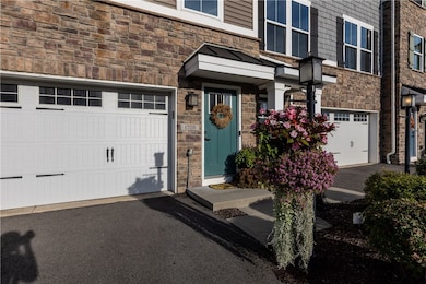 1210 Clear Springs Dr, Canonsburg, PA 15317 - photo 2