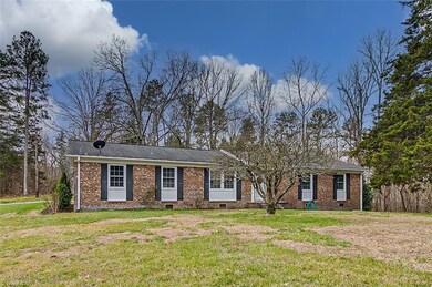 4001 S Fairway Dr, Greensboro, NC 27407 - photo 2