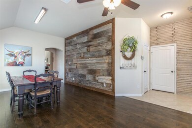 1806 Silver Oaks Dr, Gainesville, TX 76240 - photo 6