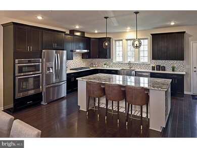 494 Tall Oaks Dr, Warminster, PA 18974 - photo 2