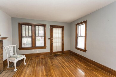 379 E Kelso 7