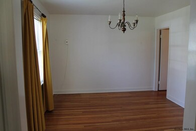 130 Seeley St, Schenectady, NY 12302 - photo 6