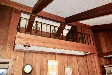 Access to attic