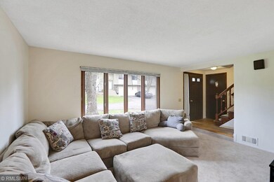 007-9556KingsviewLaneN-MapleGrove-MN-small.jpg