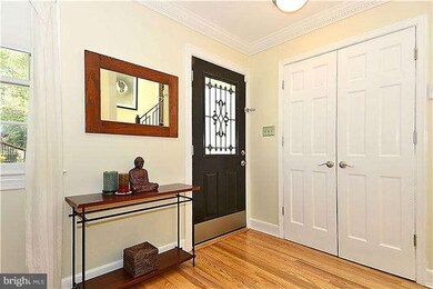 1004 Croton Dr, Alexandria, VA 22308 - photo 3