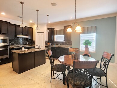 Eat in kitchen