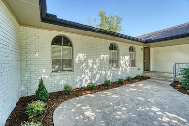 2106 Carolin Dr, Duncan, OK 73533 - photo 2