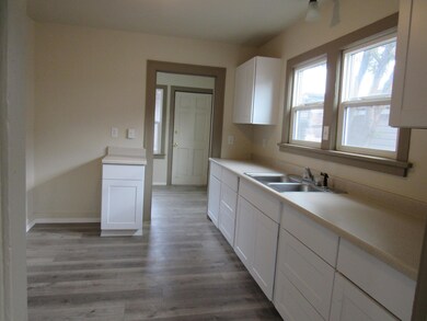 721 Mitchell St, Klamath Falls, OR 97601 - photo 7