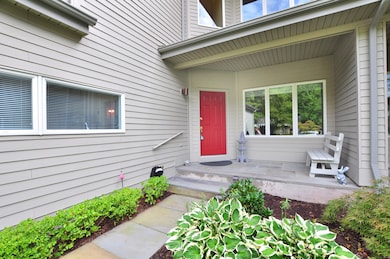 2 Templeton Ct, Avon, CT 06001 - photo 2