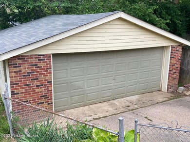 5506 Oakcreek Ln, Louisville, KY 40291 - photo 3