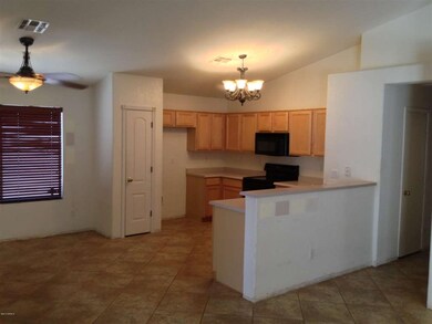 Kitchen & Eating Area