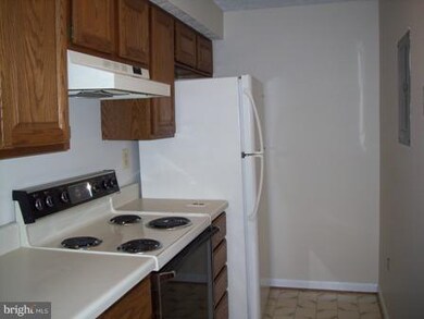 821 Stratford Way unit K, Frederick, MD 21701 - photo 4