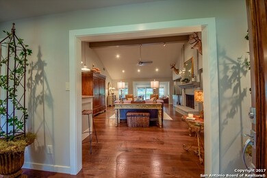 8633 Classic Oaks Ln, San Antonio, TX 78255 - photo 4