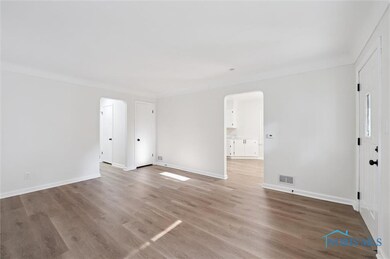 3714 Wallwerth Dr, Toledo, OH 43612 - photo 5