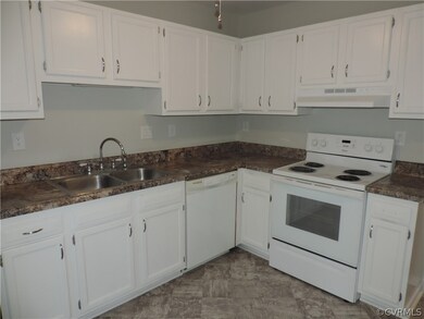 4600 Mason Run Ct, North Chesterfield, VA 23234 - photo 2