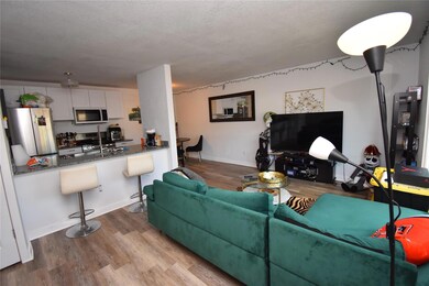 300 E Croslin St unit 112, Austin, TX 78752 - photo 2