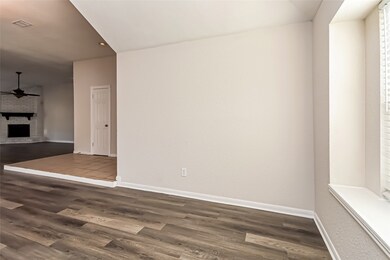 8610 Greenleaf Lake Dr, Houston, TX 77095 - photo 5