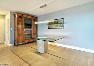 Claridge House II, Verona Twp., NJ 07044 - photo 3