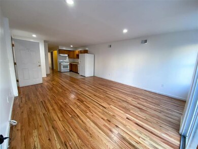 115 Oxford Ave, Jersey City, NJ 07304 - photo 3