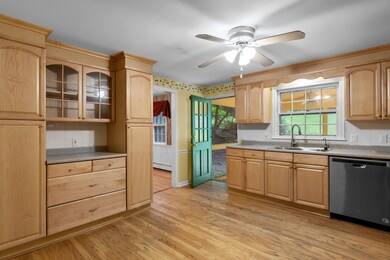 82 Wire Rd, MerriMacK, NH 03054 - photo 5