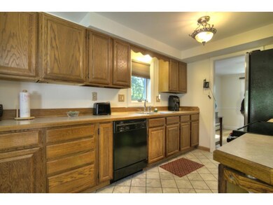 5 Sirelle Ct unit U7, Nashua, NH 03060 - photo 4
