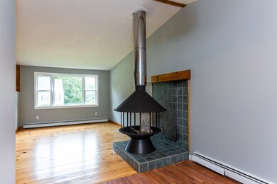 20 Durell Dr, Newmarket, NH 03857 - photo 2