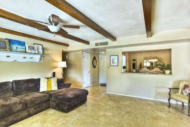 005_Living Room
