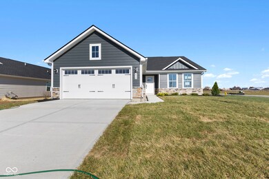 432 Charles Freer Ln, Whiteland, IN 46184 - photo 2