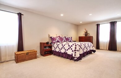 2519 Osage Dr, Glenview, IL 60026 - photo 6