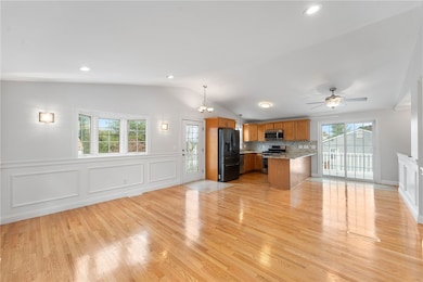 26 Carlton Ave, Warwick, RI 02889 - photo 5