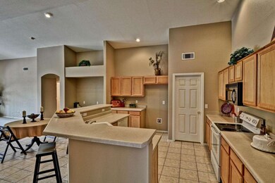 Eat-in Kitchen