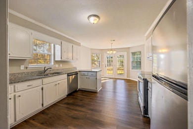 large-019a7328-ebd3-7377-9c64-e09cb046a3