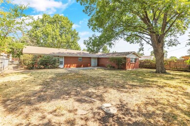 1205 Briarwood Dr, Cleburne, TX 76033 - photo 7