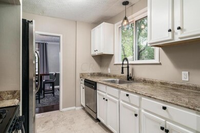 3208 Wicklow Rd, Columbus, OH 43204 - photo 4