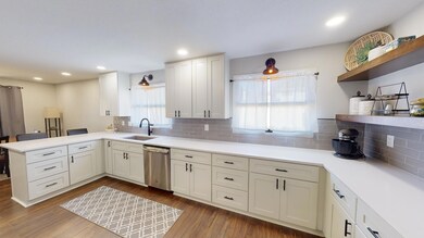 1204 Swanhill Dr, Albert Lea, MN 56007 - photo 4