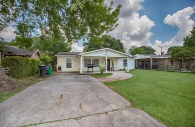 7627 Greendowns St, Houston, TX 77087 - photo 3