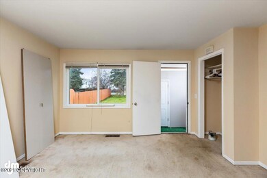 05-Living Room Unit 1 MS_6452