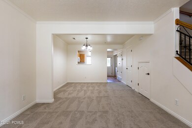 5_Living-Room_high_3722723