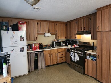 15 Ithica Rd, Brockton, MA 02302 - photo 2