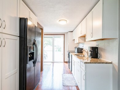 832 Grubbs St, Center Point, IA 52213 - photo 7