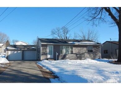 808 E 13th St N, Newton, IA 50208 - photo 2