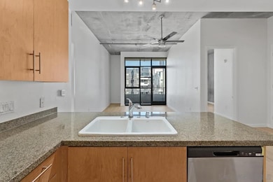 M2i unit 502, San Diego, CA 92101 - photo 6