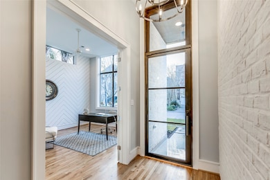 2105 Elmen St, Houston, TX 77019 - photo 4