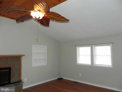 21 Cedar Creek Dr, Harpers Ferry, WV 25425 - photo 3