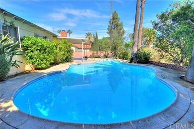 IN-GROUND SPARKLING POOL 