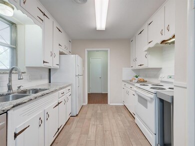 729 W Cheryl Ave, Hurst, TX 76053 - photo 6