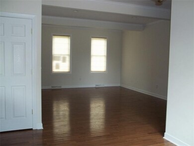 Living Room. 17X12 FAMILYROOM